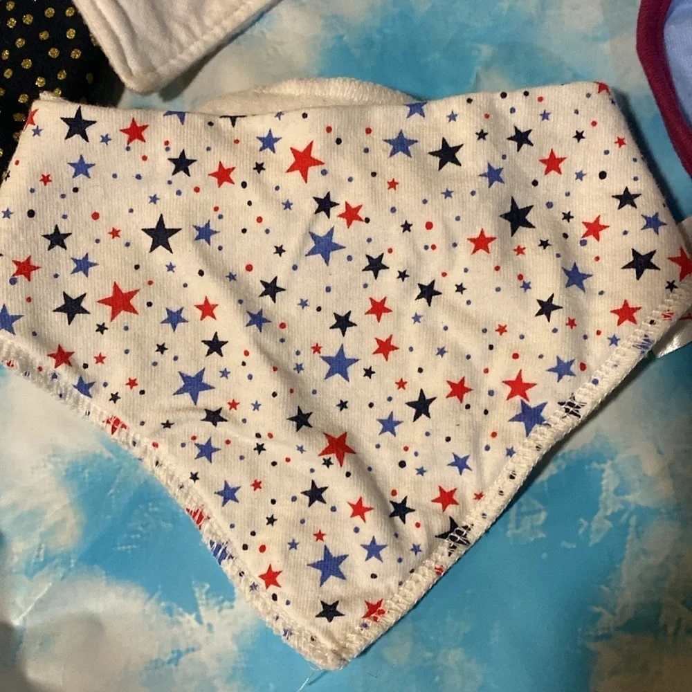 3/$20 Like New Baby Bibs